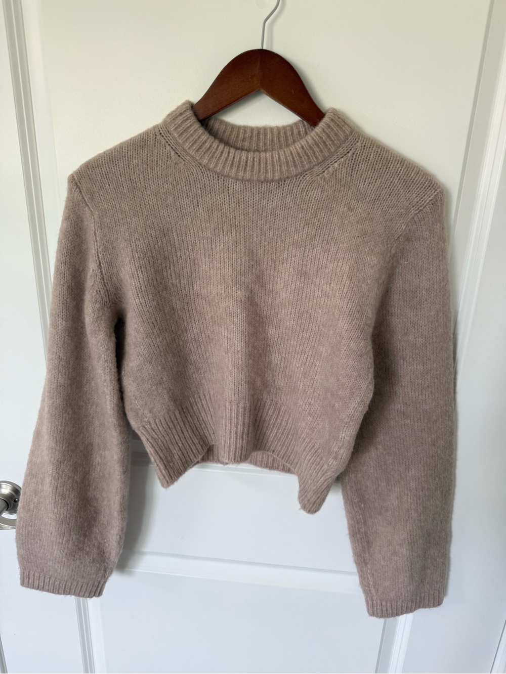 Club Monaco Cropped Relaxed Crewneck Size Small - Picture 2 of 8